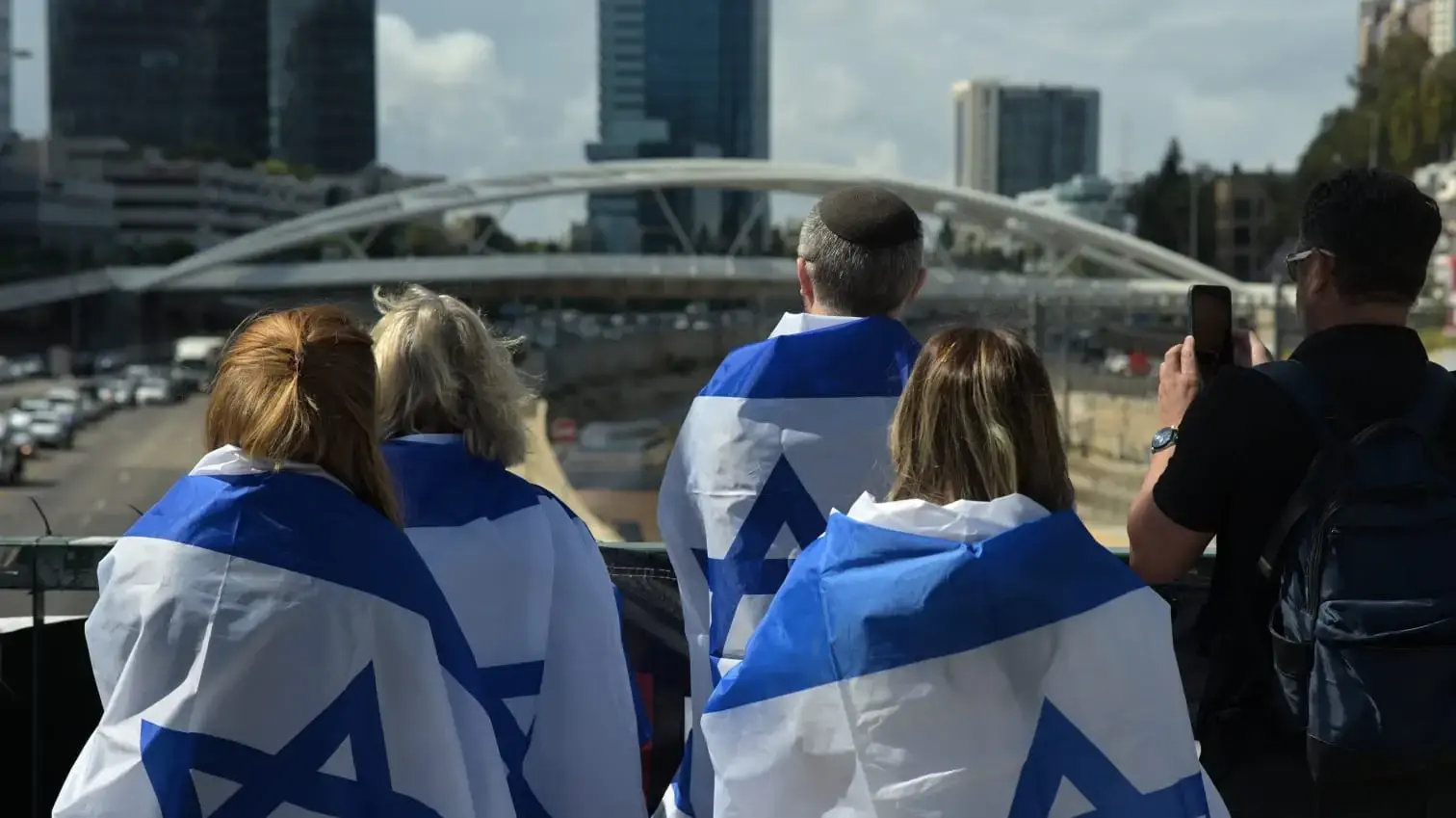 צפירת יום השואה, דרך השלום ת"א 6 במאי 2024 צפירת יום השואה, דרך השלום ת"א 6 במאי 2024