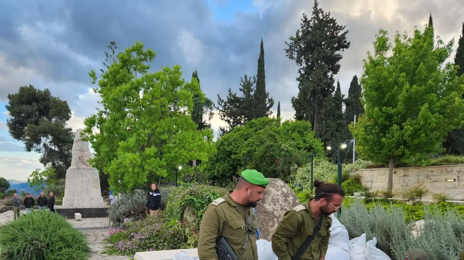 קברו של טל שביט , כפר גלעדי 6 במאי 2024
קברו של טל שביט , כפר גלעדי 6 במאי 2024