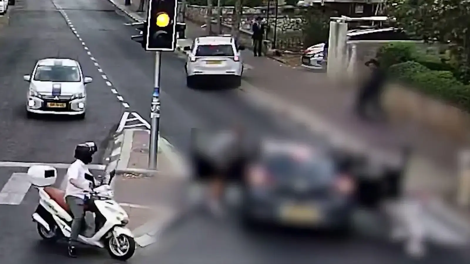  רוכב אופנוע תקף נהג בבני ברק
