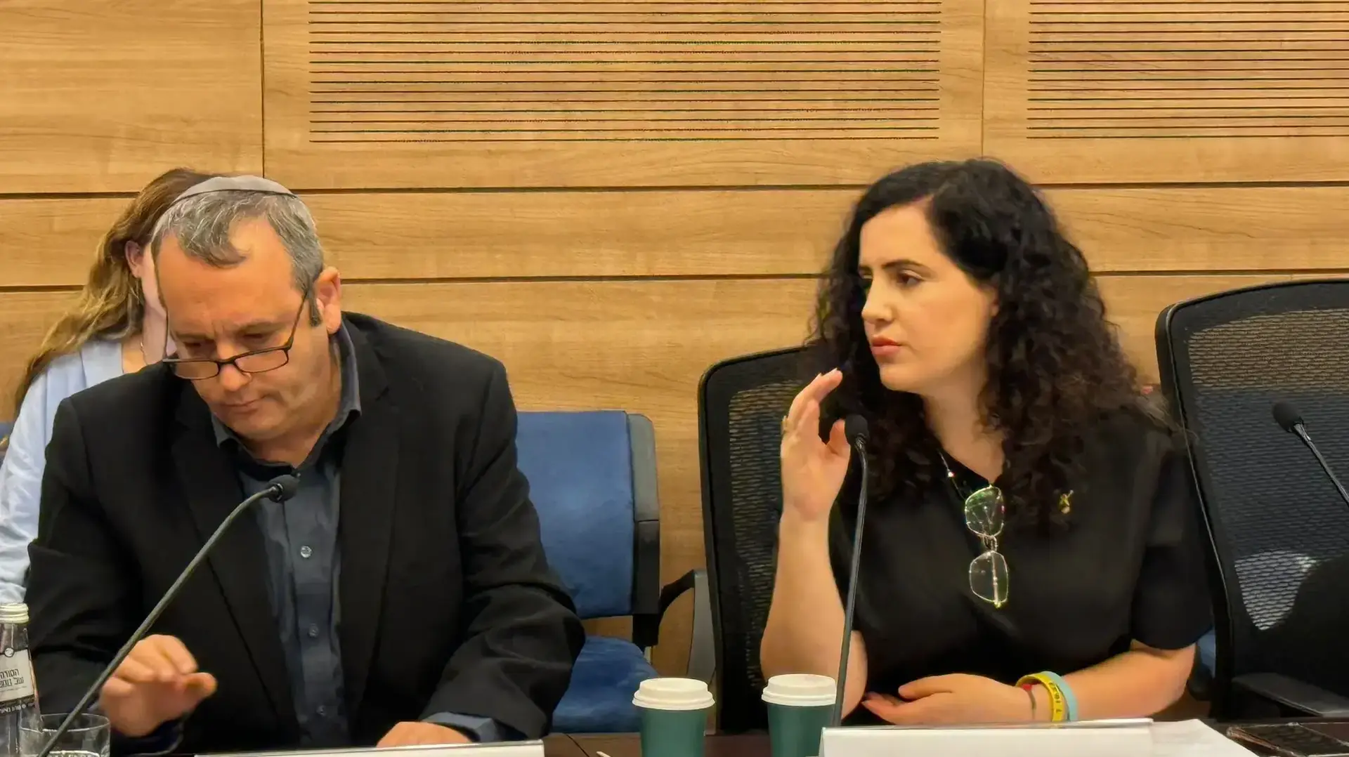 דיון בוועדה לביטחון לאומי בנושא התנהלות המשטרה נגד מפגינים סמוך למעון ראש הממשלה בנימין נתניהו בקיסריה. 7 במאי 2024 דיון בוועדה לביטחון לאומי בנושא התנהלות המשטרה נגד מפגינים סמוך למעון ראש הממשלה בנימין נתניהו בקיסריה. 7 במאי 2024