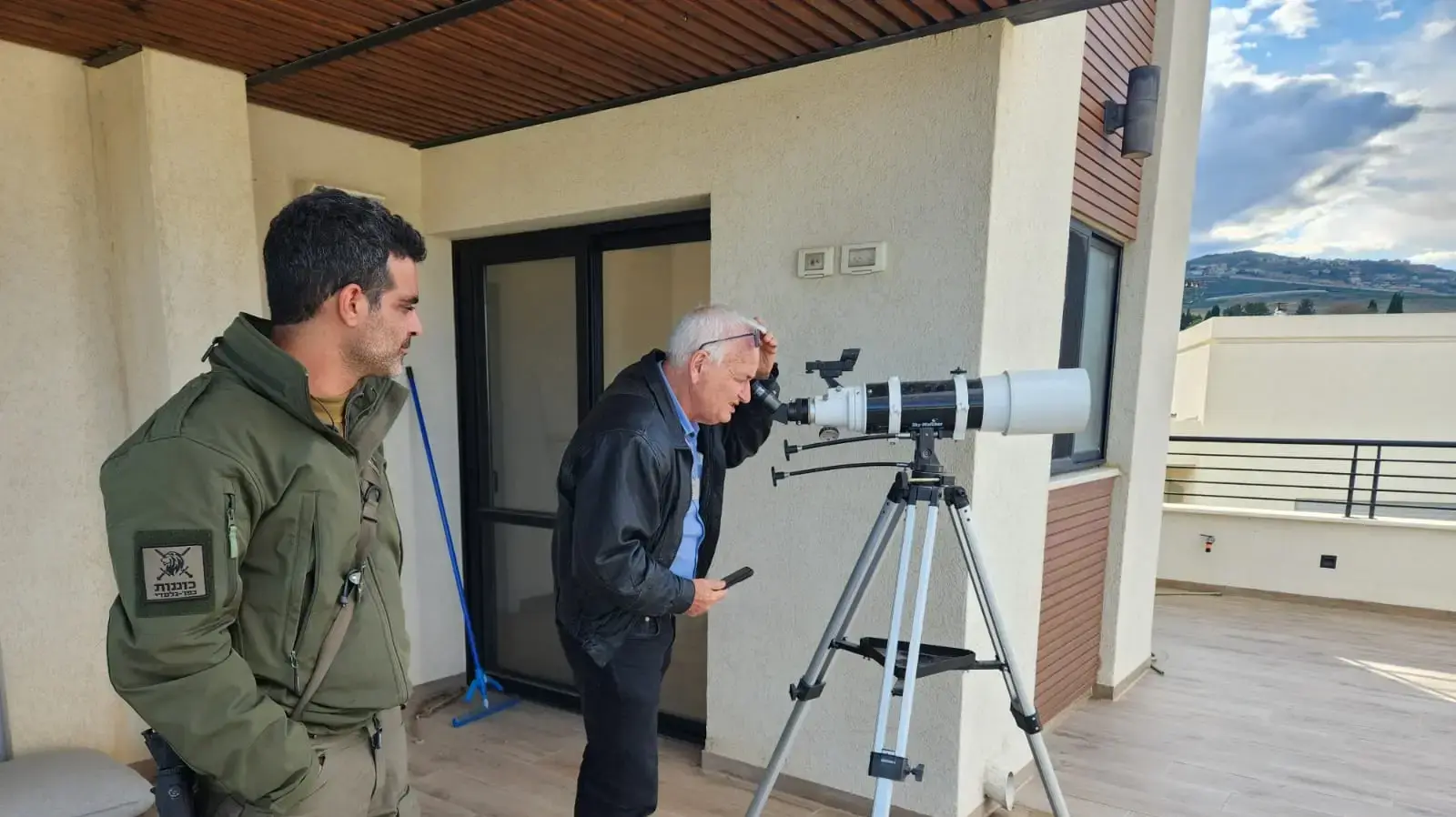 שוסטר וזאבי בתצפית