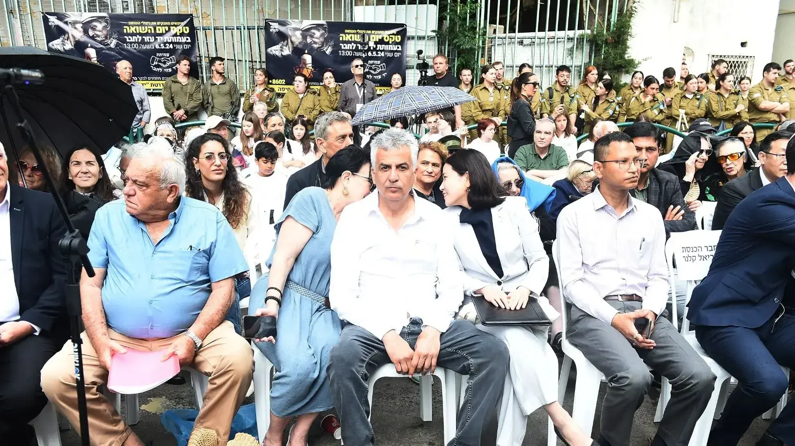 מנכ"ל "יד עזר לחבר" שמעון סבג לצד שגרירת טייוואן בישראל מנכ"ל "יד עזר לחבר" שמעון סבג לצד שגרירת טייוואן בישראל
