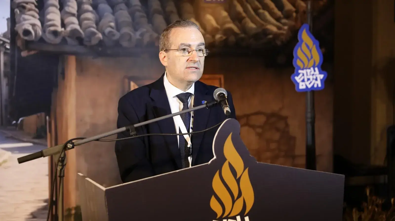 דימיטרי טזאנצ'ב, שגריר האיחוד האירופי בישראל ביקר עם בגנזך קידוש השם עם עשרות שגרירים, 8 במאי 2024 דימיטרי טזאנצ'ב, שגריר האיחוד האירופי בישראל ביקר עם בגנזך קידוש השם עם עשרות שגרירים, 8 במאי 2024
