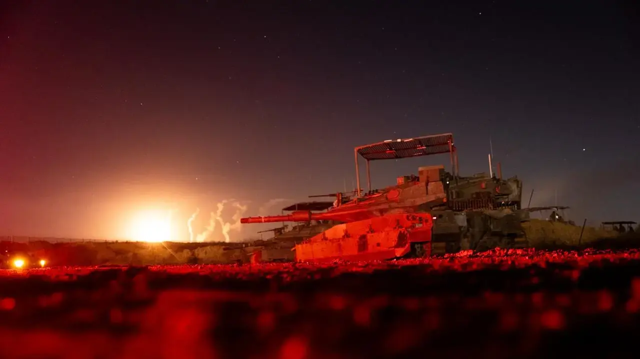 אוגדה 162 בהובלת צוות הקרב החטיבתי של 401 ממשיכים לפעול במזרח רפיח. אוגדה 162 בהובלת צוות הקרב החטיבתי של 401 ממשיכים לפעול במזרח רפיח.