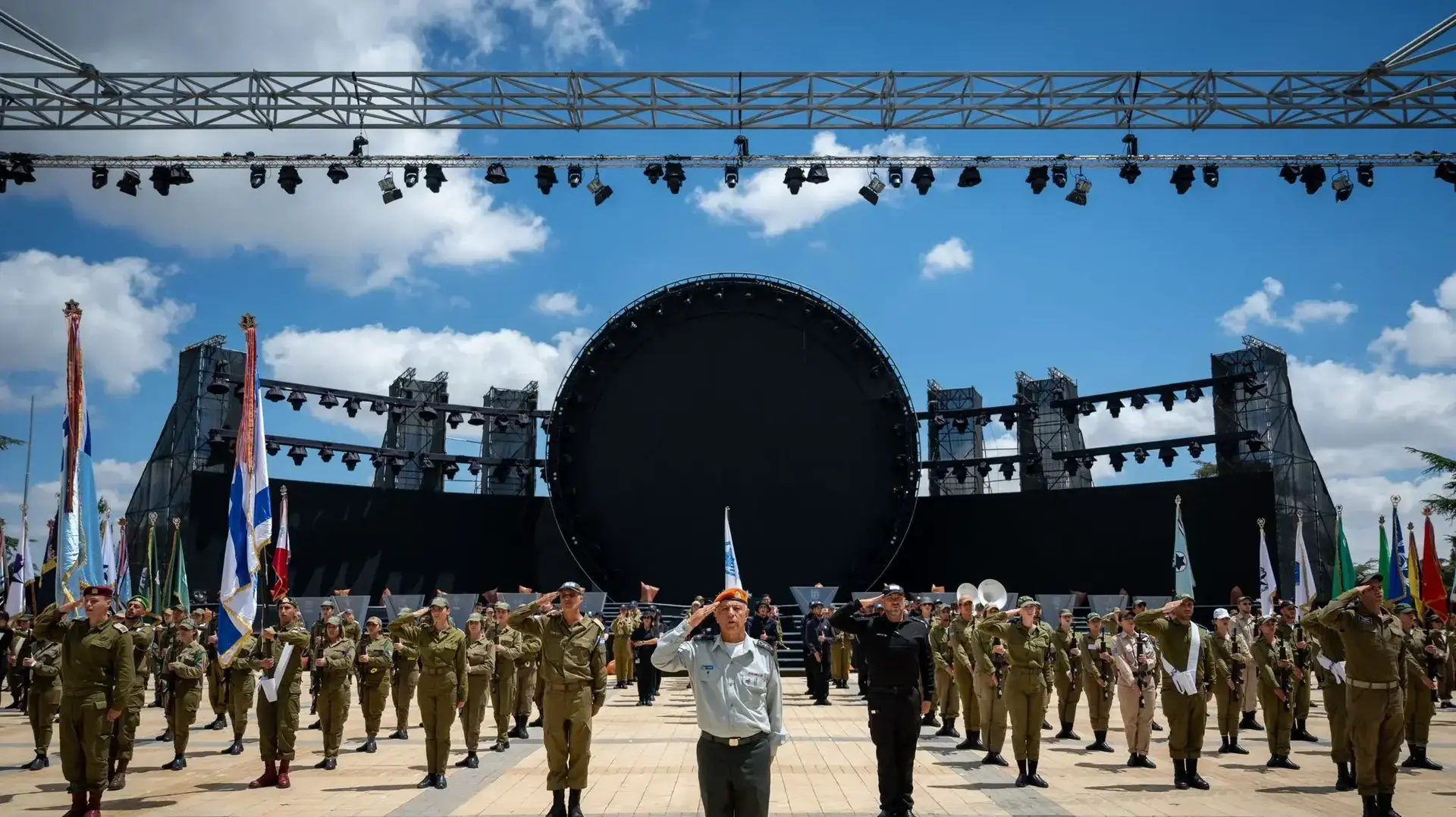 דגלנים בטקס יום העצמאות 2024