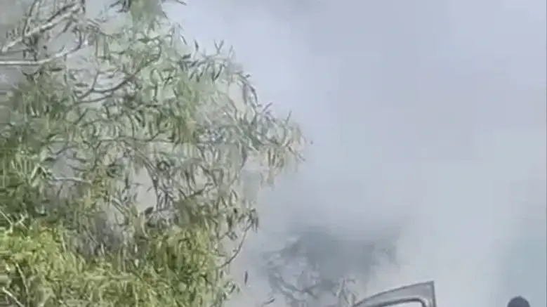 כלי רכב שהותקף על ידי חיל האוויר באזור צור בדרום לבנון.