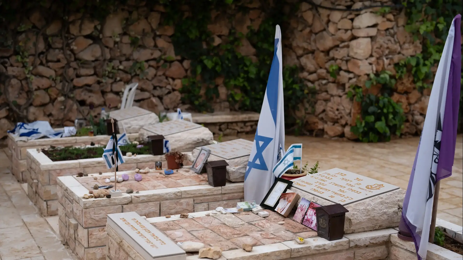 חלקות צבאיות חלקות צבאיות