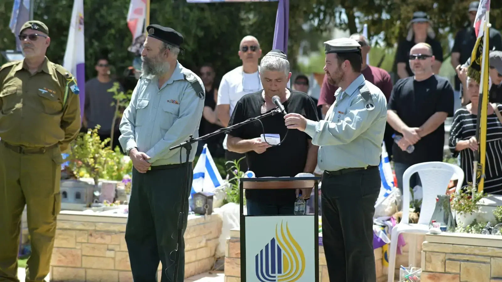 אביו של חיים סבח בלוויתו אביו של חיים סבח בלוויתו