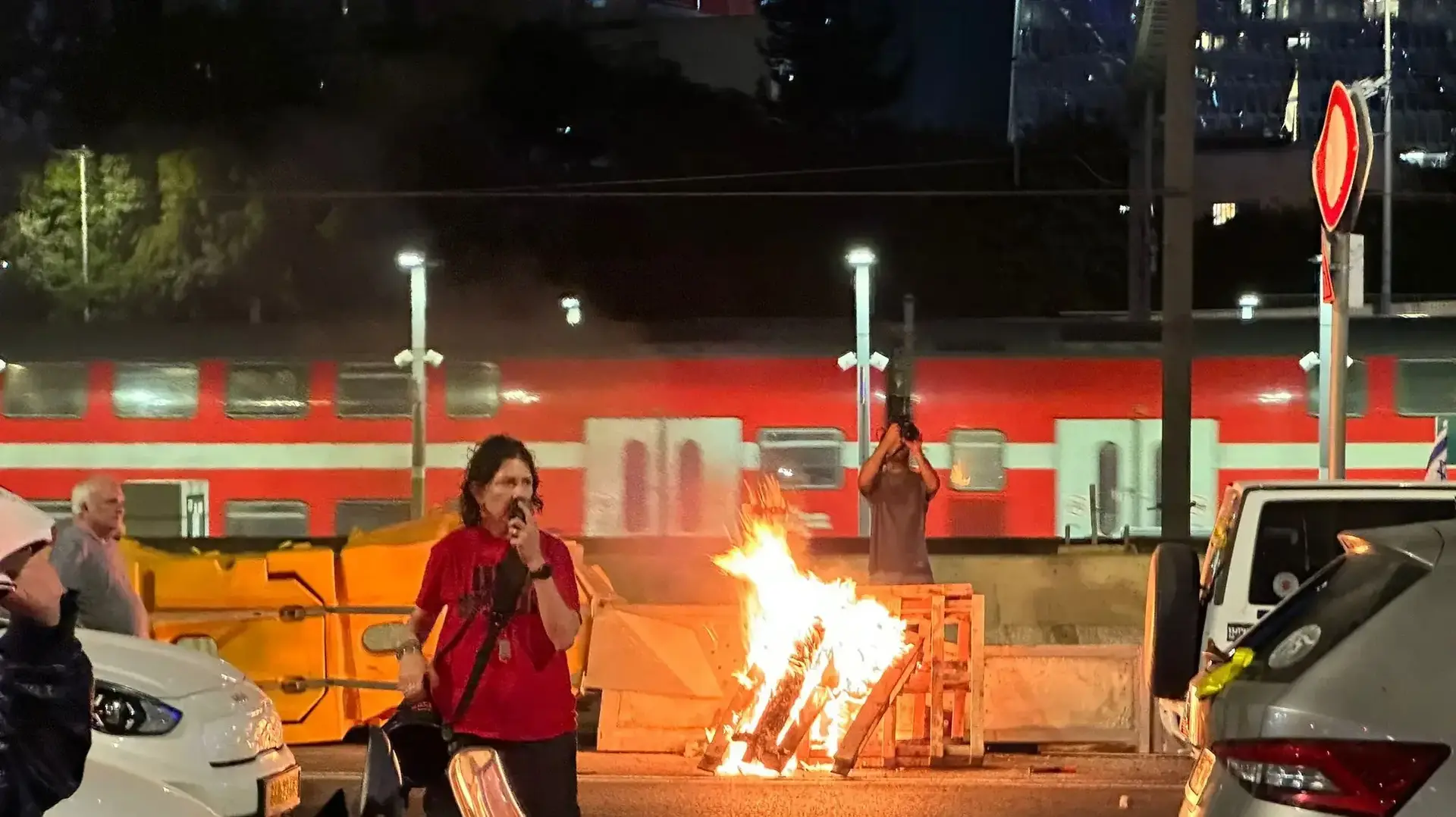 משפחות חטופים חוסמות את איילון 11 במאי 2024 משפחות חטופים חוסמות את איילון 11 במאי 2024