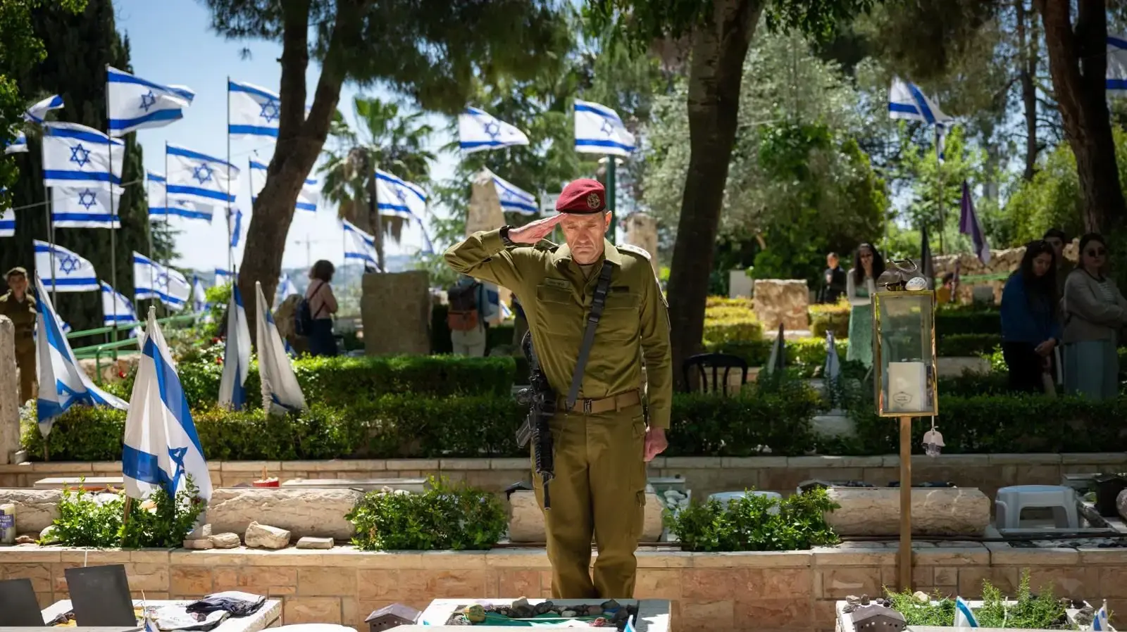 רמטכ"ל - הרצי הלוי בבית קברות רמטכ"ל - הרצי הלוי בבית קברות