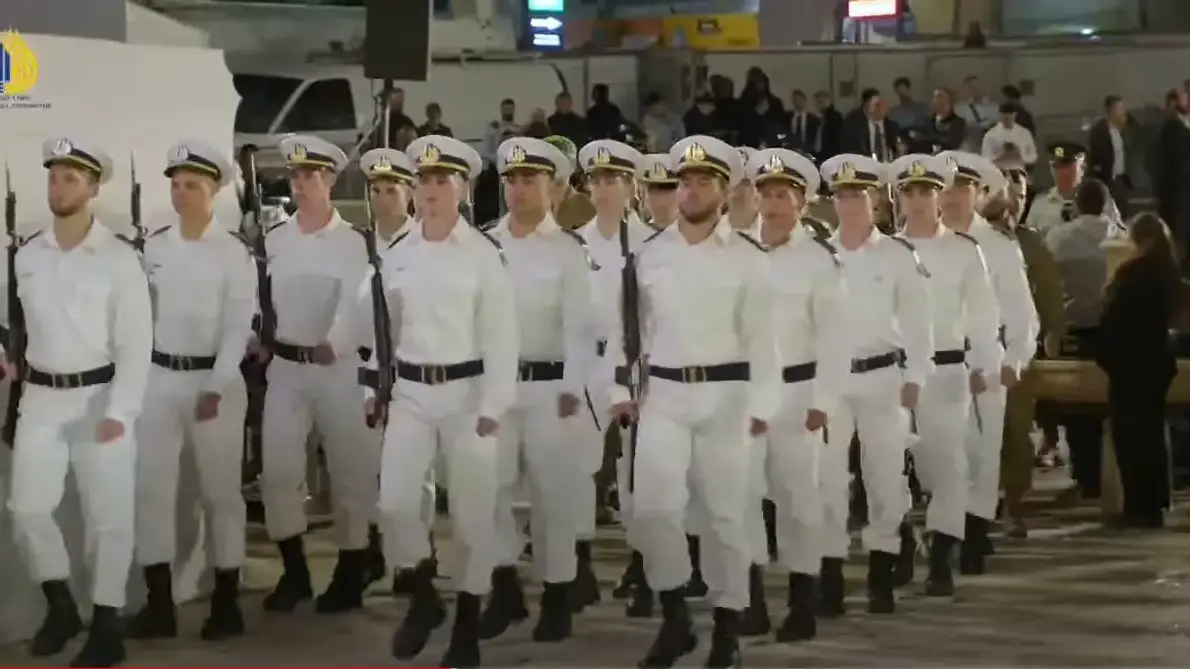 חיילים בטקס ממלכת הדלקת נר זכרון בכותל חיילים בטקס ממלכת הדלקת נר זכרון בכותל