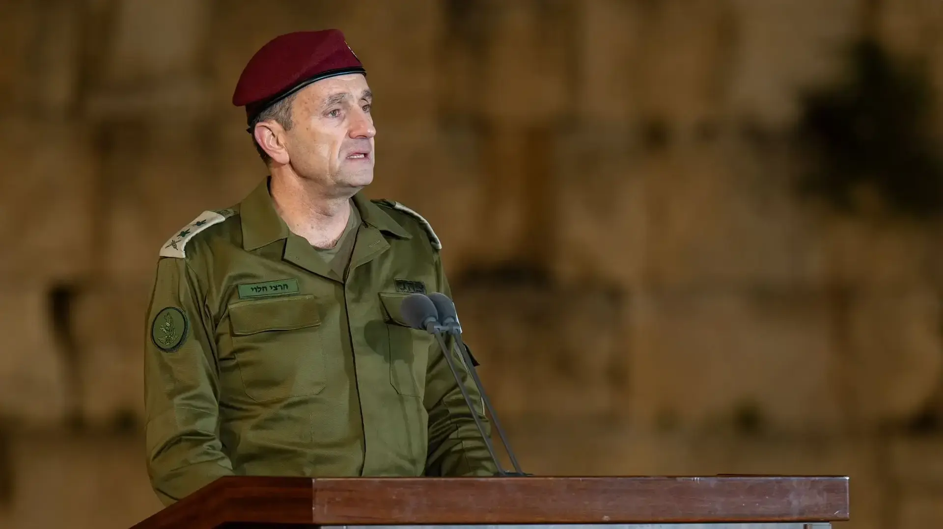 הרמטכ"ל -הרצי הלוי בטקס ממלכת הדלקת נר זכרון בכותל הרמטכ"ל -הרצי הלוי בטקס ממלכת הדלקת נר זכרון בכותל