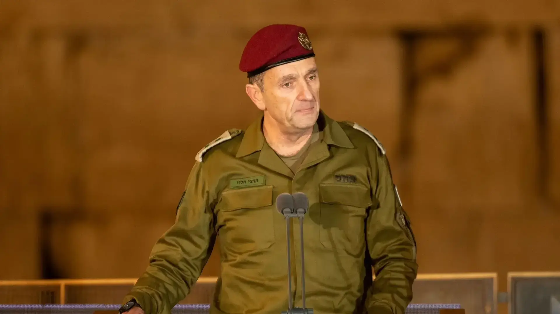 הרמטכ"ל -הרצי הלוי בטקס ממלכת הדלקת נר זכרון בכותל הרמטכ"ל -הרצי הלוי בטקס ממלכת הדלקת נר זכרון בכותל