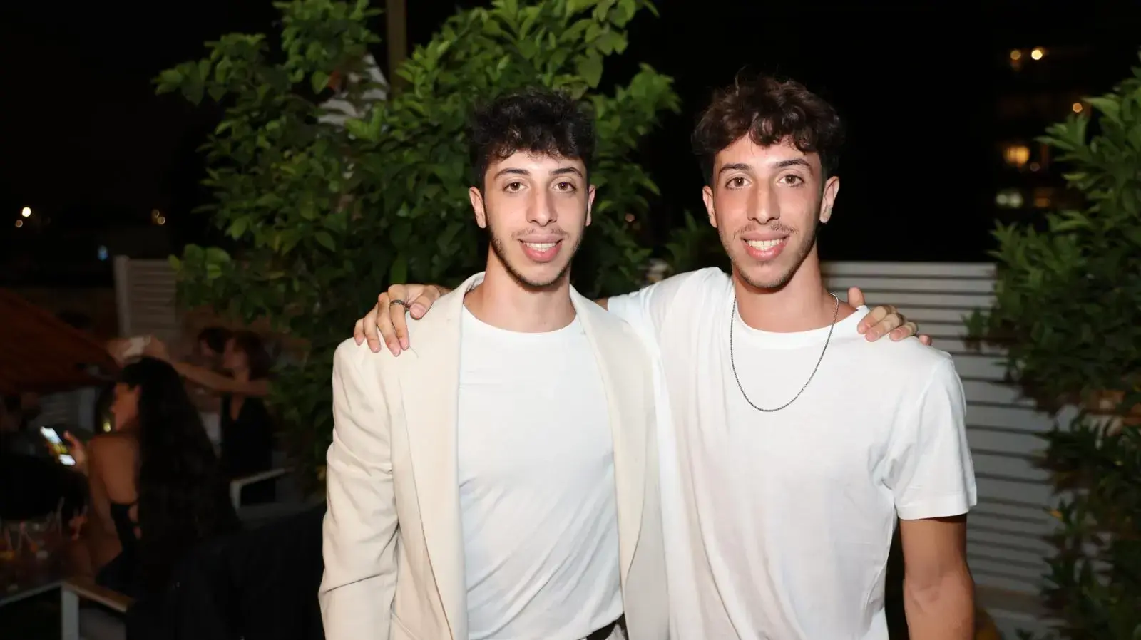 יואב ליבני עם אחיו התאום איתי לבני ז"ל 