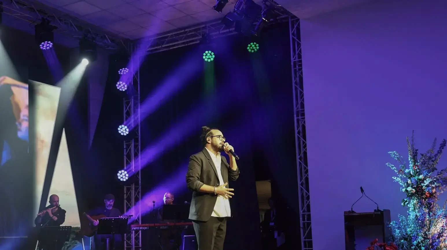 מתוך הטקס "לצמוח מתוך הכאב", שירם לזכרם בכנסת, 12 במאי 2024 מתוך הטקס "לצמוח מתוך הכאב", שירם לזכרם בכנסת, 12 במאי 2024