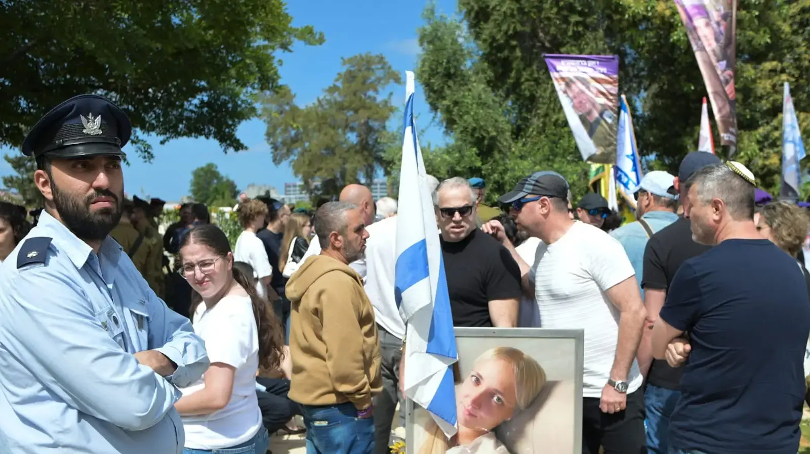 טקס יום הזיכרון בבית העלמין הצבאי, חולון, 13 במאי 2024 טקס יום הזיכרון בבית העלמין הצבאי, חולון, 13 במאי 2024