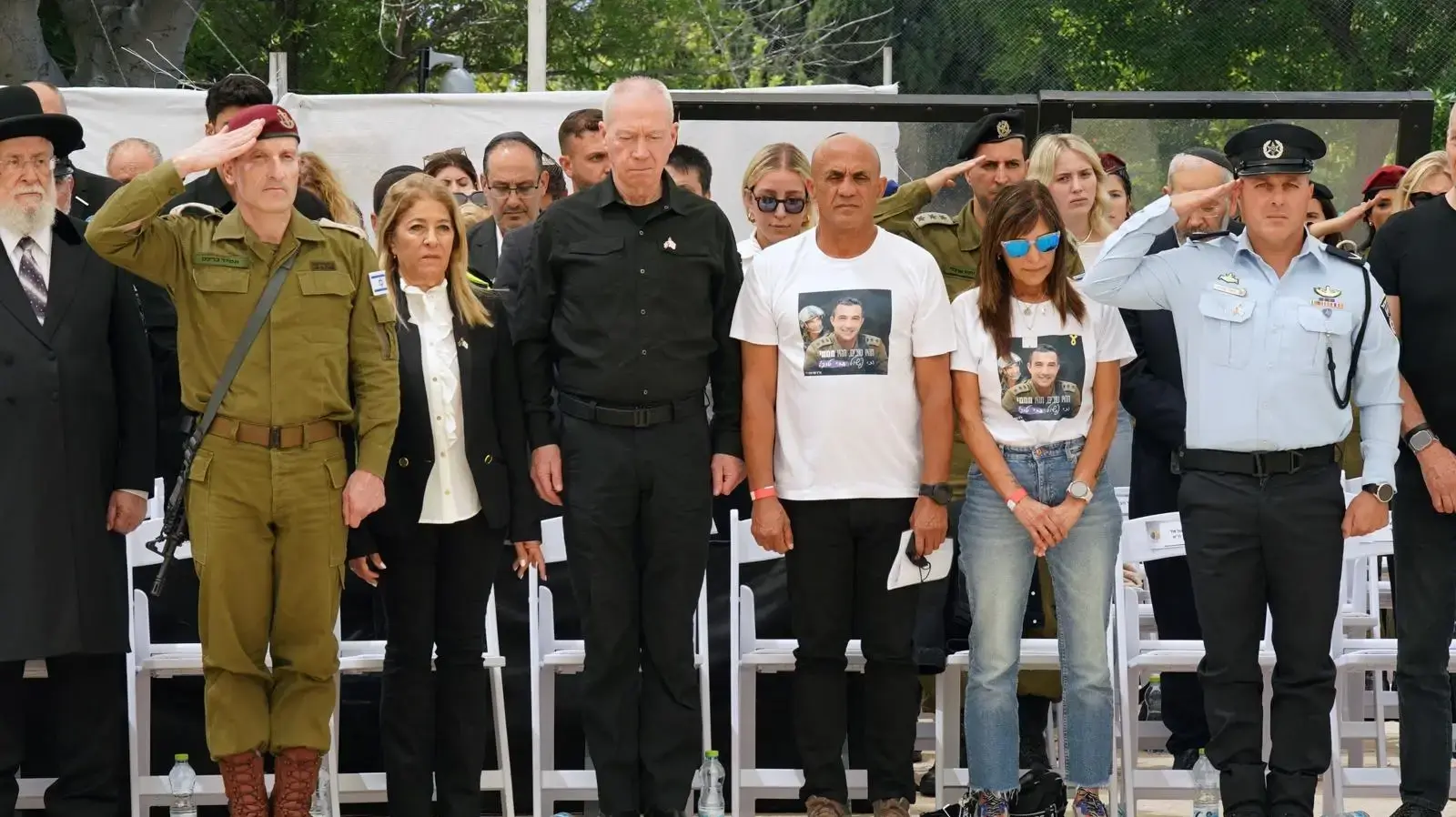 שר הביטחון יואב גלנט בטקס יום הזיכרון בבית העלמין הצבאי, קרית שאול,13 במאי 2024 שר הביטחון יואב גלנט בטקס יום הזיכרון בבית העלמין הצבאי, קרית שאול,13 במאי 2024