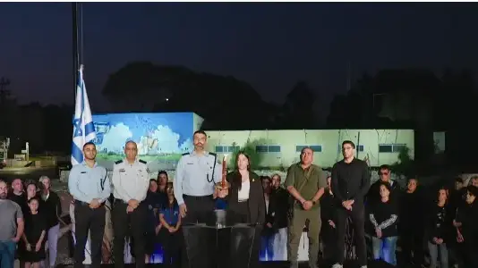 אבוקות זיכרון מודלקות בישובי עוטף עזה , טקס הדלקת המשואות, יום העצמאות ה-76 אבוקות זיכרון מודלקות בישובי עוטף עזה , טקס הדלקת המשואות, יום העצמאות ה-76