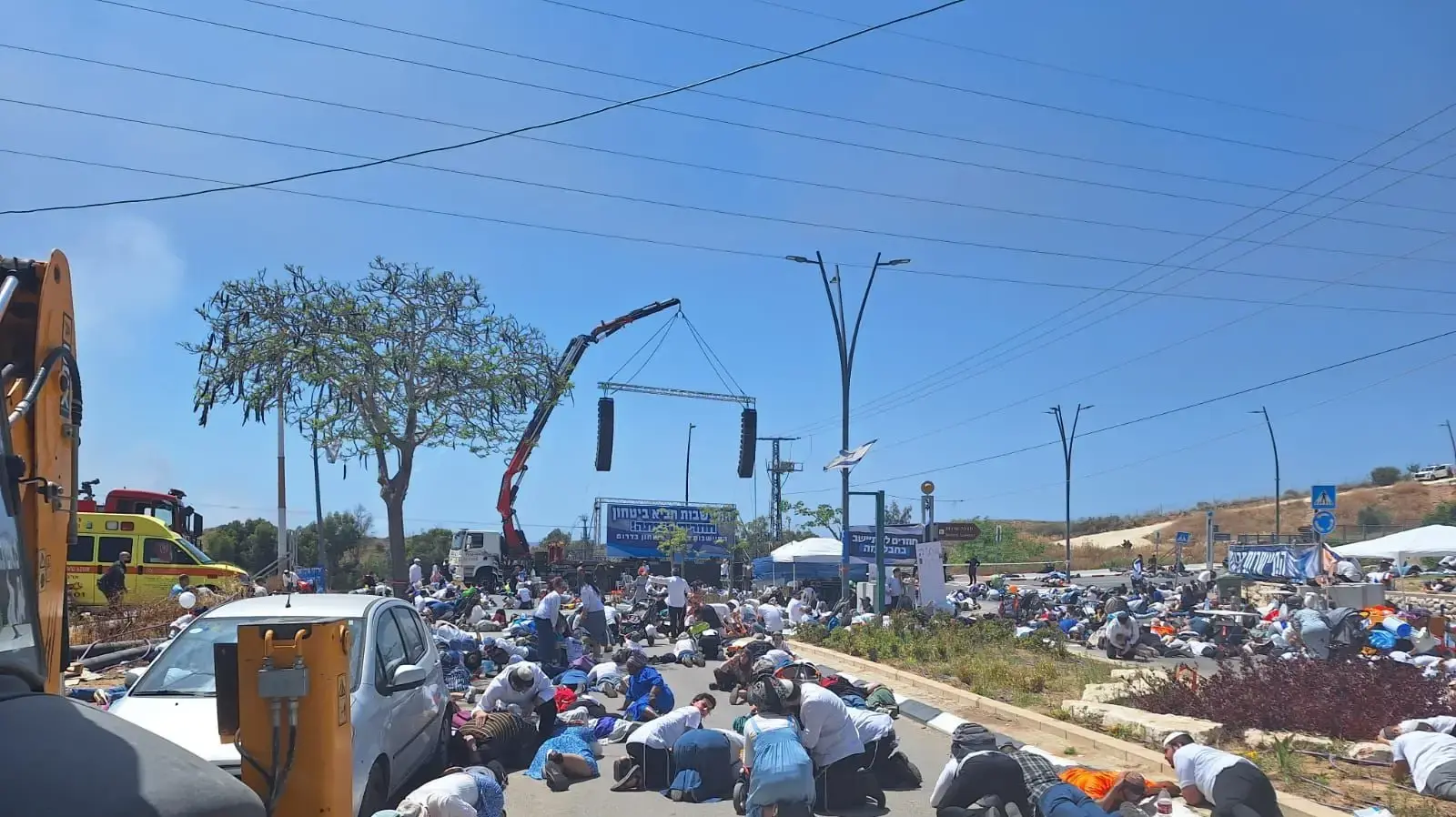 יום העצמאות בשדרות, יירוטים מעל ראשיהם של מאות תושבים במהלך צעדה בעיר יום העצמאות בשדרות, יירוטים מעל ראשיהם של מאות תושבים במהלך צעדה בעיר
