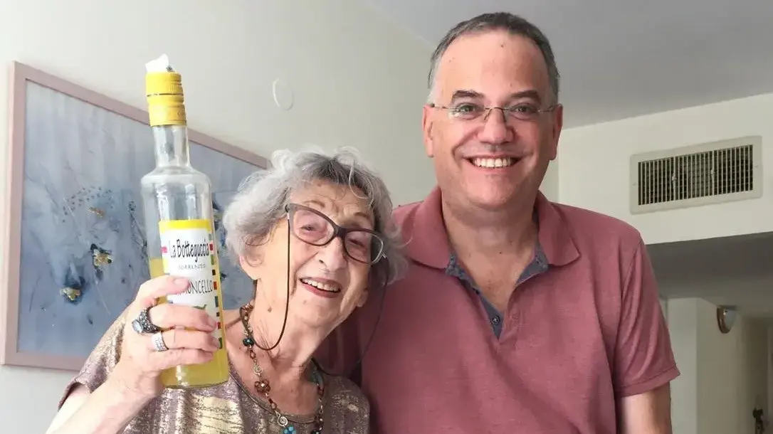 העורכים המוזיקליים עמליה רוזן ויורם רותם העורכים המוזיקליים עמליה רוזן ויורם רותם