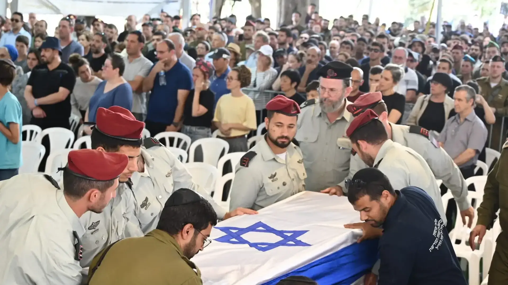 הלוויתו של רועי בית יעקב בהר הרצל
16 במאי 2024
