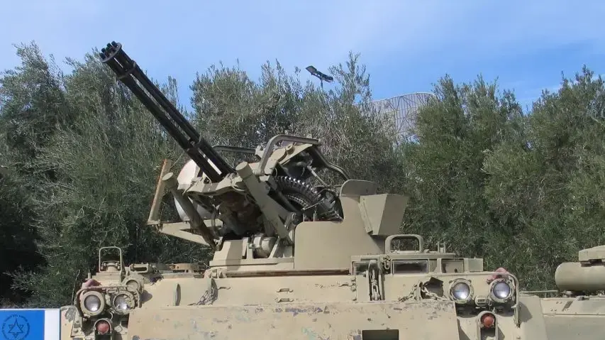 נגמ"ש ועליו תותח אוטומטי M61A1 וולקן נגמ"ש ועליו תותח אוטומטי M61A1 וולקן
