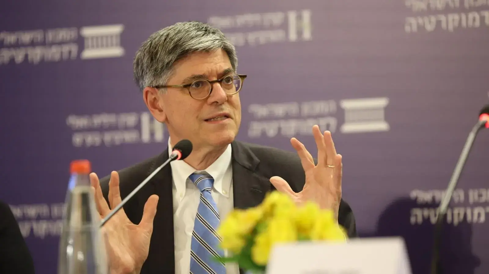 שגריר ארה"ב בישראל ג'ק לו בכנס אלי הורוביץ, 21 במאי 2024 שגריר ארה"ב בישראל ג'ק לו בכנס אלי הורוביץ, 21 במאי 2024