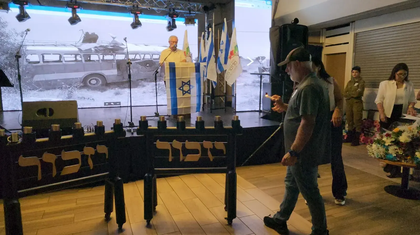 לראשונה אחרי 54 שנים תושבי אביבים ציינו את זכר יקיריהם שנרצחו בטבח הרחק מביתם לראשונה אחרי 54 שנים תושבי אביבים ציינו את זכר יקיריהם שנרצחו בטבח הרחק מביתם