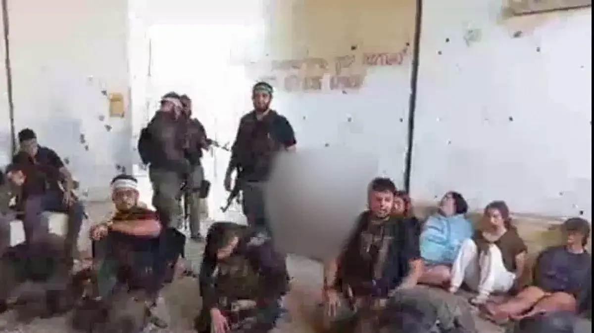 "תסתכלו להן בעיניים": כך נחטפו התצפיתניות ב-7 באוקטובר "תסתכלו להן בעיניים": כך נחטפו התצפיתניות ב-7 באוקטובר