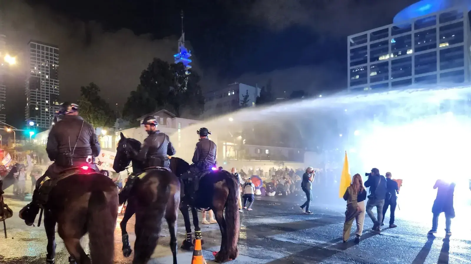 מכת"זית מופעלת בהפגנה להשבת החטופים בצומת קפלן. 25 במאי 2024 מכת"זית מופעלת בהפגנה להשבת החטופים בצומת קפלן. 25 במאי 2024