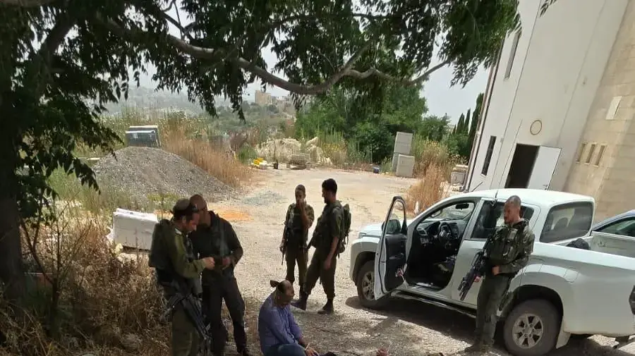 חצייה של שב"חים מעל גדר ההפרדה במרחב התפר באזור טול כרם, 27 במאי 2024 חצייה של שב"חים מעל גדר ההפרדה במרחב התפר באזור טול כרם, 27 במאי 2024