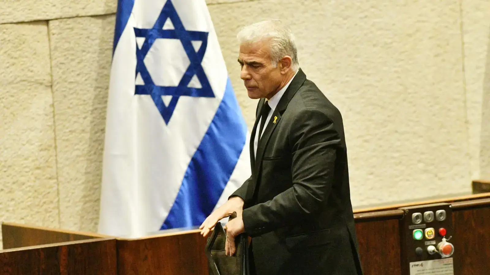 יאיר לפיד במליאת הכנסת 287 במאי 2024 יאיר לפיד במליאת הכנסת 287 במאי 2024