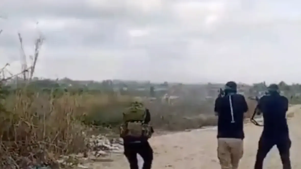 מתקרבים לגדר ופותחים באש: פעילי חמאס תיעדו עצמם יורים לעבר השרון 29 במאי 2024