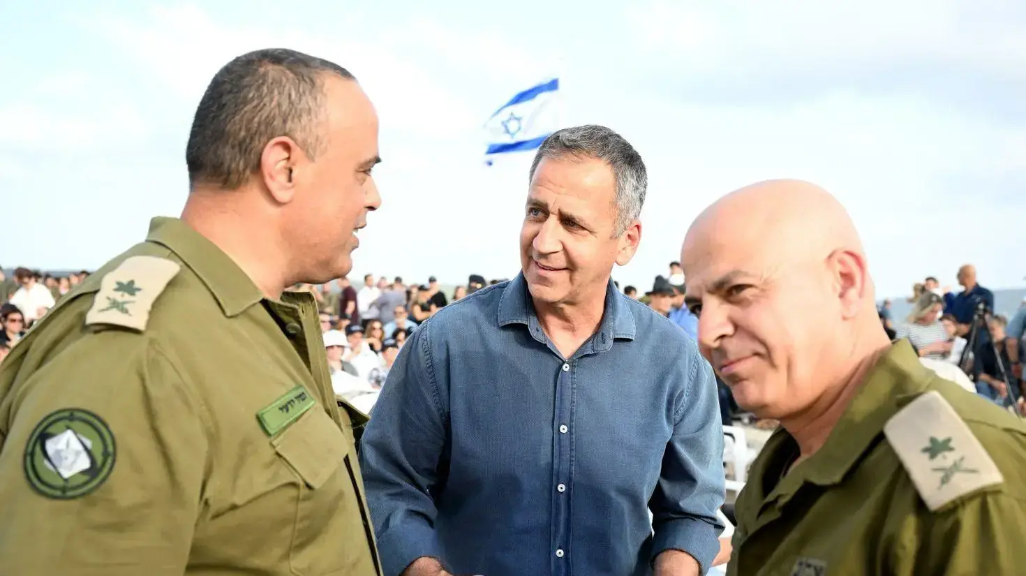 אביב כוכבי בטקס חניכת "גבעת רועי" על שמו של אל"מ רועי לוי ז"ל שנהרג בקרב עם מחבלים בקיבוץ רעים אביב כוכבי בטקס חניכת "גבעת רועי" על שמו של אל"מ רועי לוי ז"ל שנהרג בקרב עם מחבלים בקיבוץ רעים