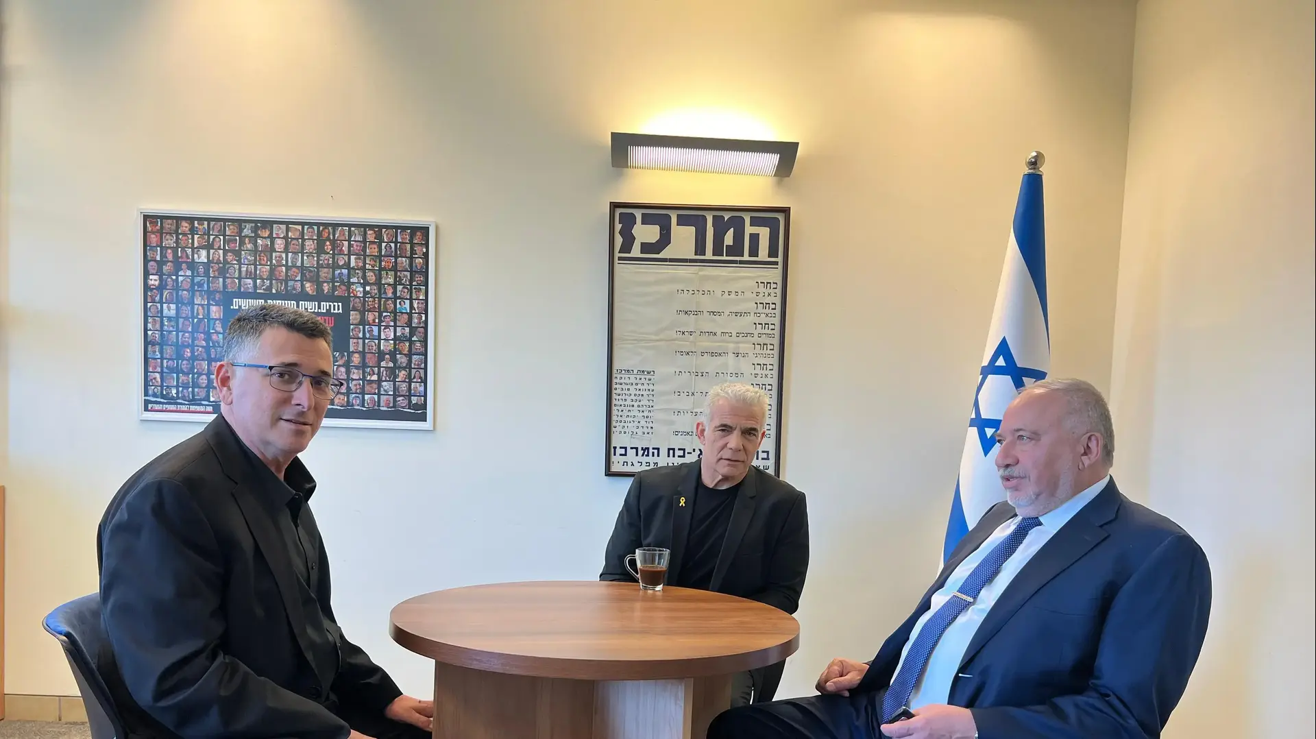 יו"ר ישראל ביתנו, אביגדור ליברמן, יו"ר האופוזיציה יאיר לפיד ויו"ד הימין הממלכתי גדעון סער יו"ר ישראל ביתנו, אביגדור ליברמן, יו"ר האופוזיציה יאיר לפיד ויו"ד הימין הממלכתי גדעון סער