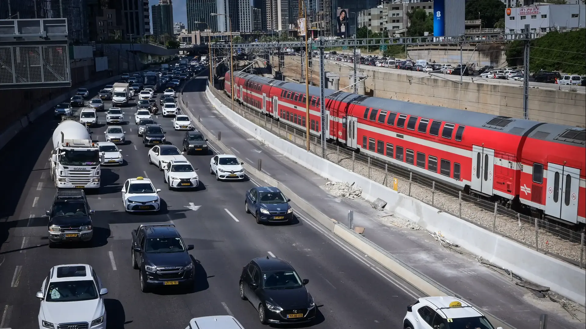פקק תנועה, נתיבי איילון, 30 במאי 2024 פקק תנועה, נתיבי איילון, 30 במאי 2024