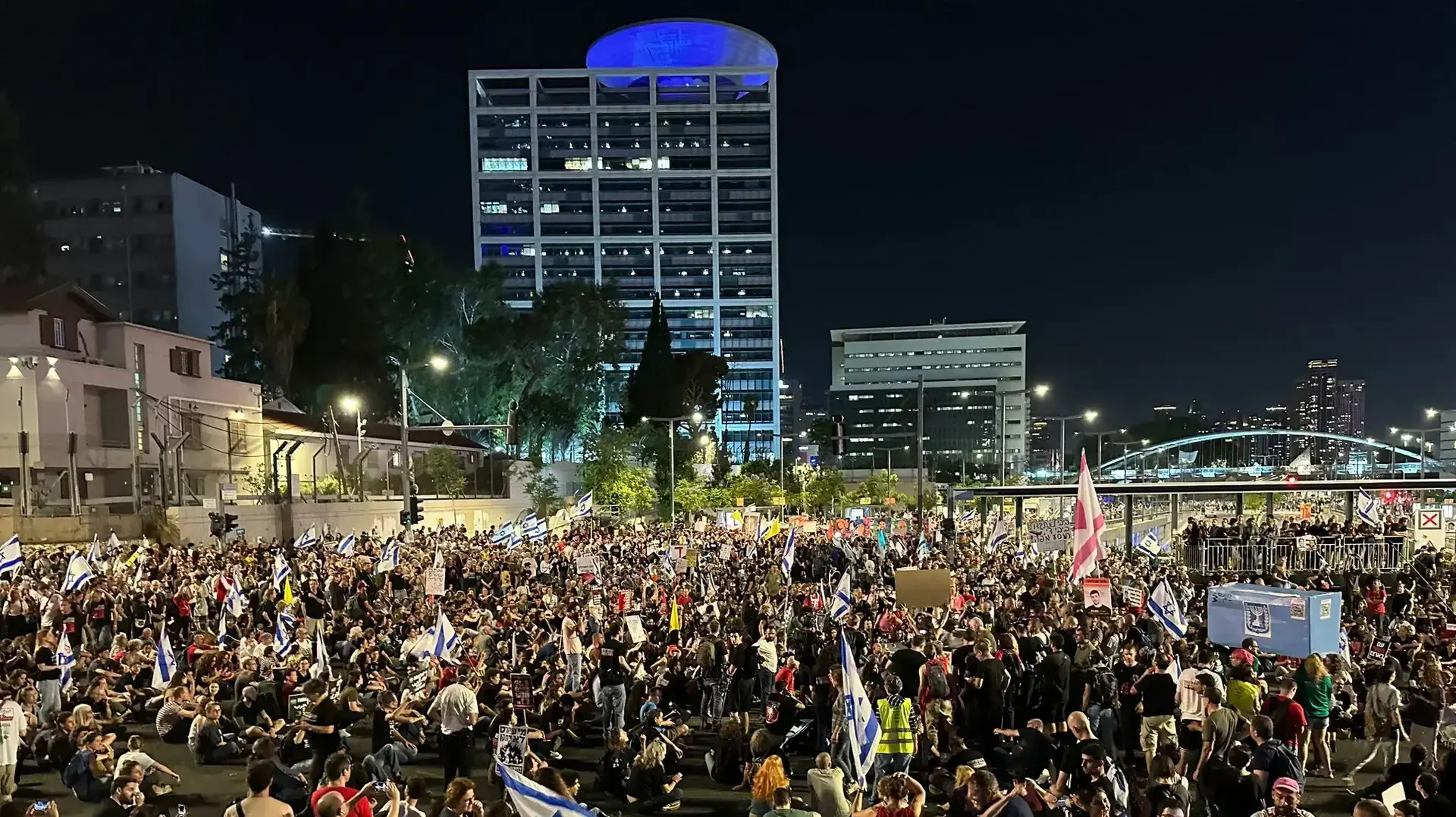 הפגנה בצומת עזריאלי , 1 ביוני 2024 הפגנה בצומת עזריאלי , 1 ביוני 2024
