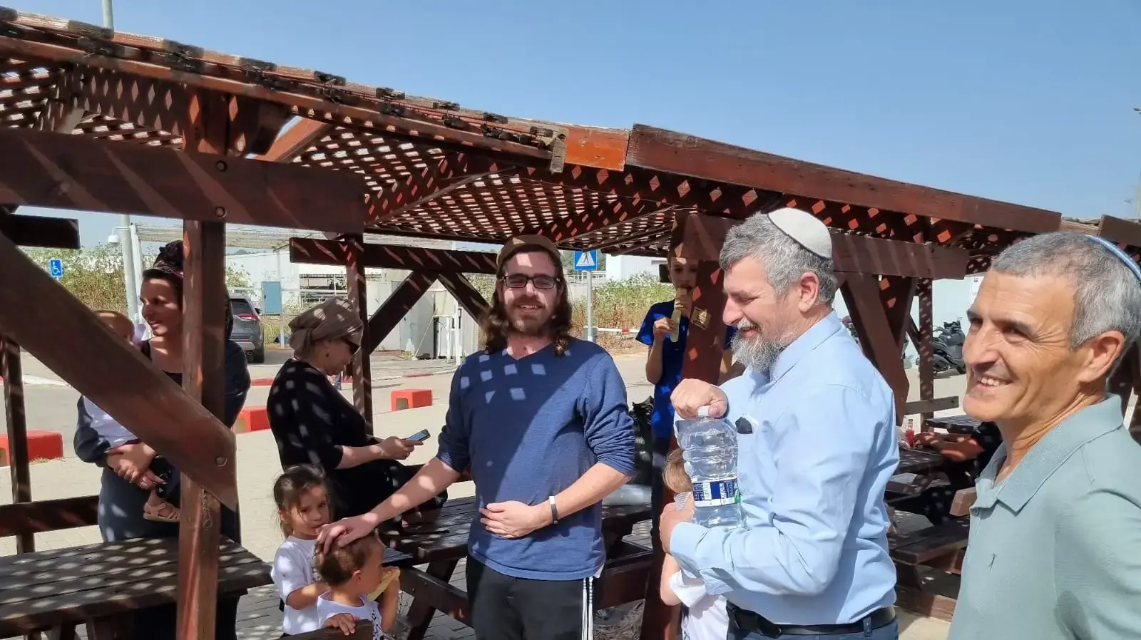 אוריאל דנינו עם שחרורו מהכלא בשבוע שעבר.
