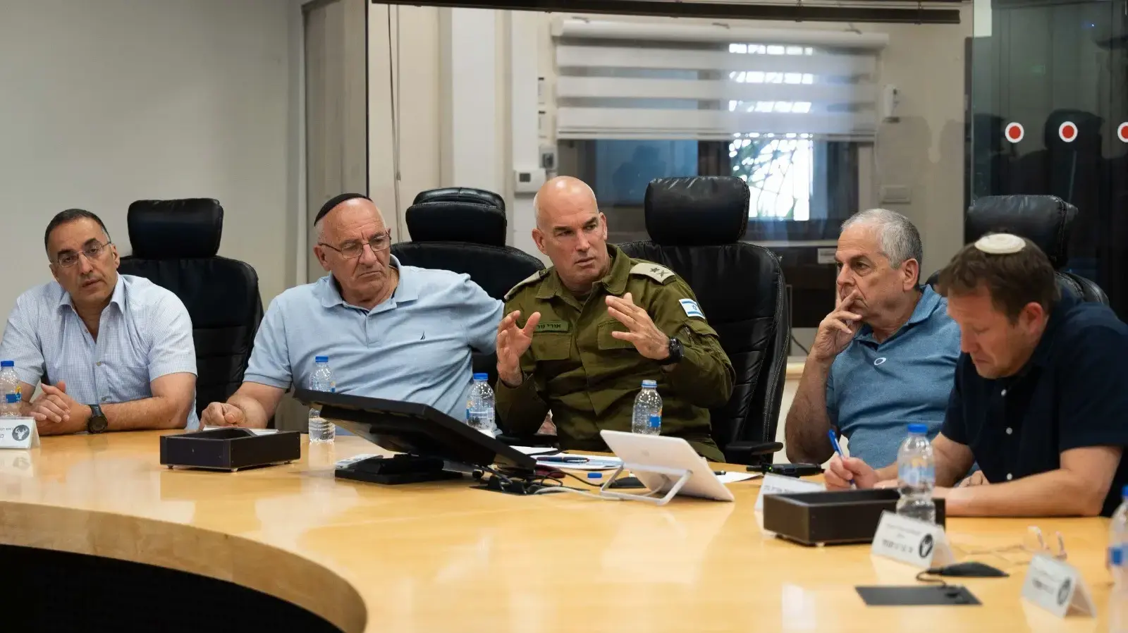 מפקד פיקוד הצפון, אלוף אורי גורדין, נפגש עם ראשי הרשויות בצפון, 2 ביוני 2024 מפקד פיקוד הצפון, אלוף אורי גורדין, נפגש עם ראשי הרשויות בצפון, 2 ביוני 2024