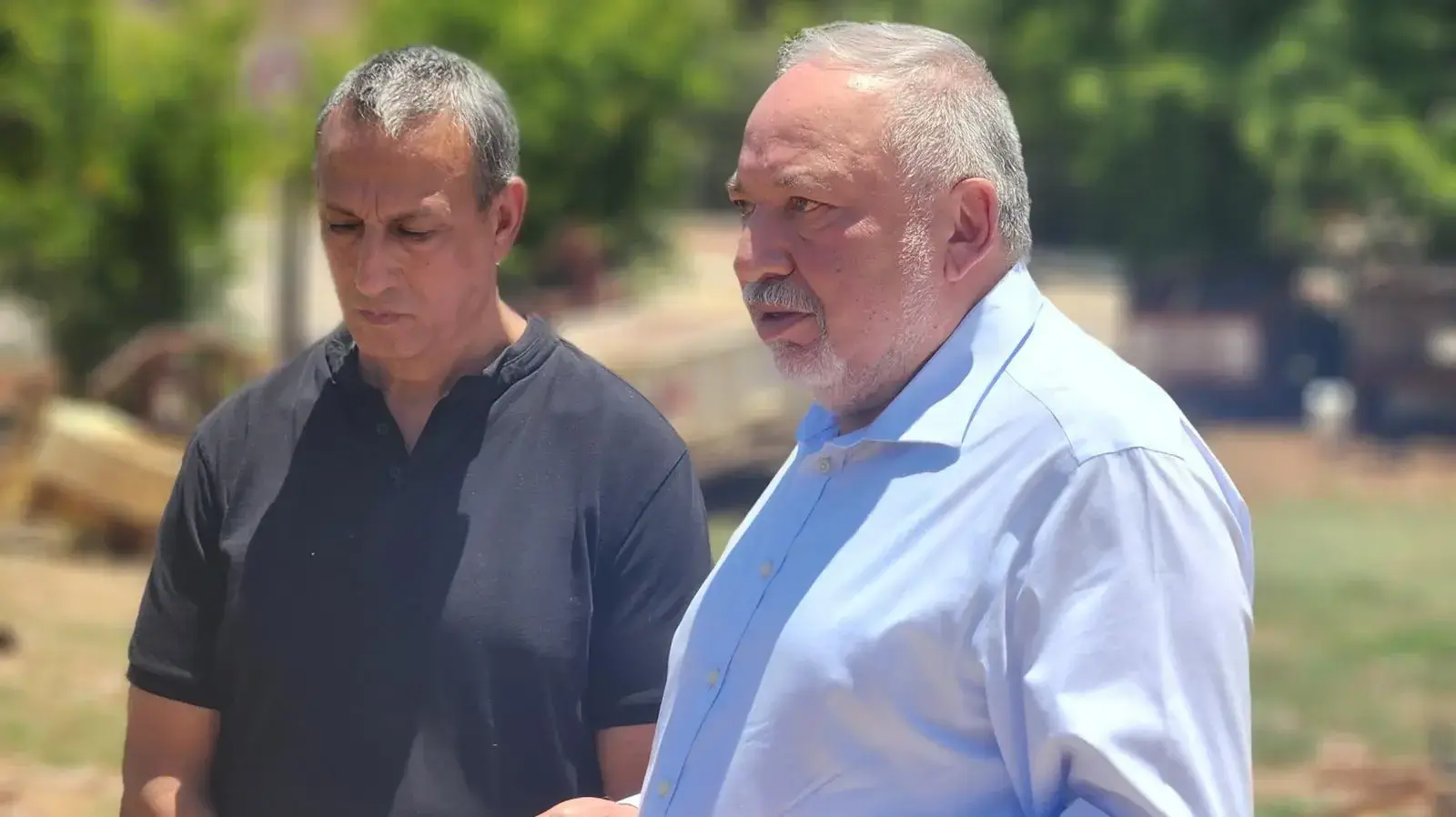 אביגדור ליברמן עם ראש מועצת מטולה דוד אזולאי,מטולה, 3 ביוני 2024 אביגדור ליברמן עם ראש מועצת מטולה דוד אזולאי,מטולה, 3 ביוני 2024