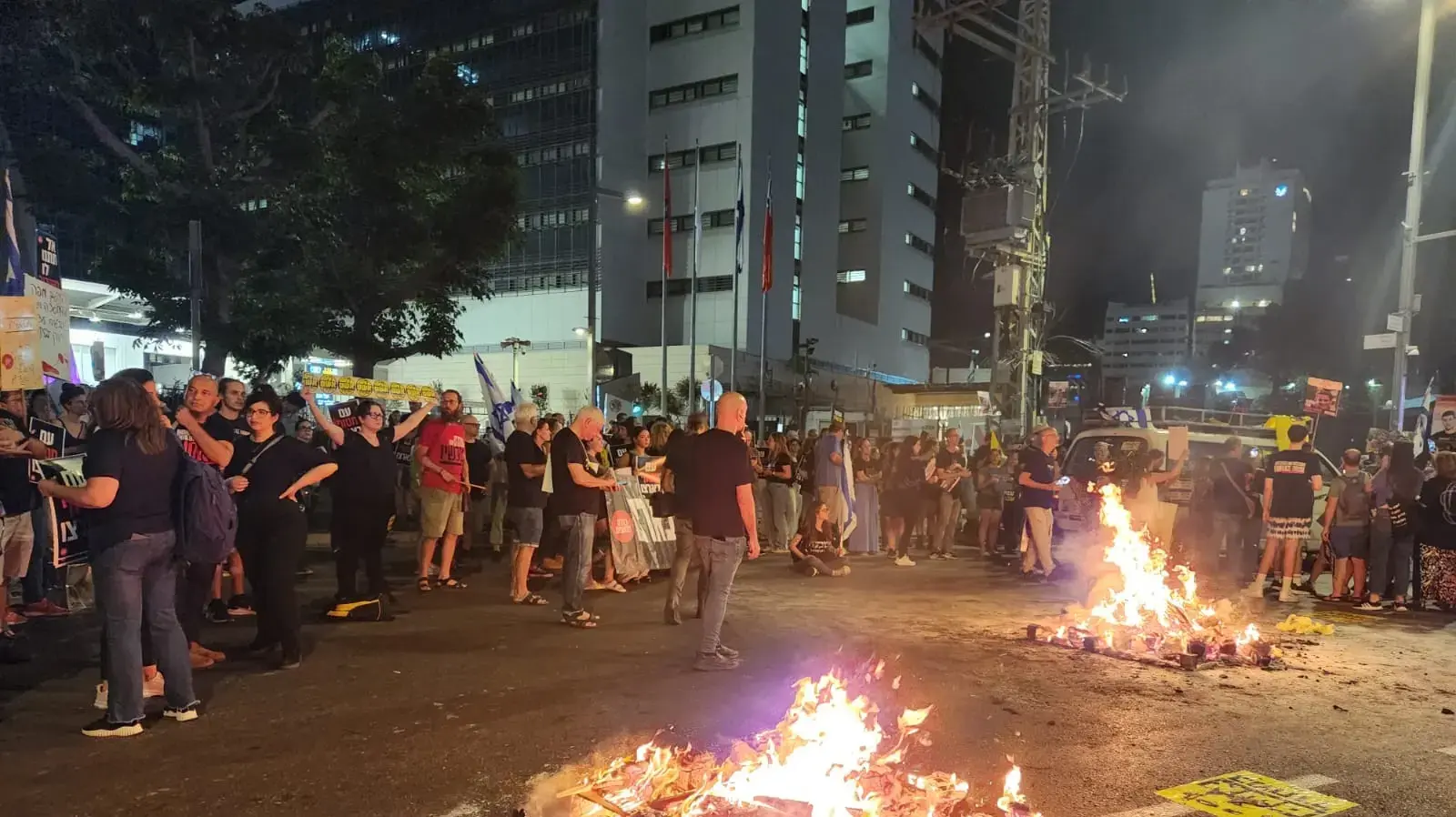 הפגנות בשער בגין הפגנות בשער בגין