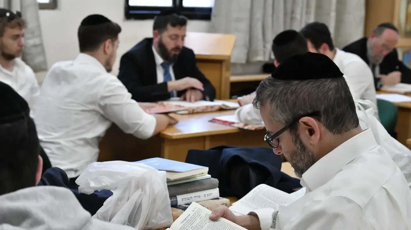 תלמידי ישיבת ההסדר החרדית ״דרך חיים״ בגן יבנה, 4 ביוני 2024 תלמידי ישיבת ההסדר החרדית ״דרך חיים״ בגן יבנה, 4 ביוני 2024