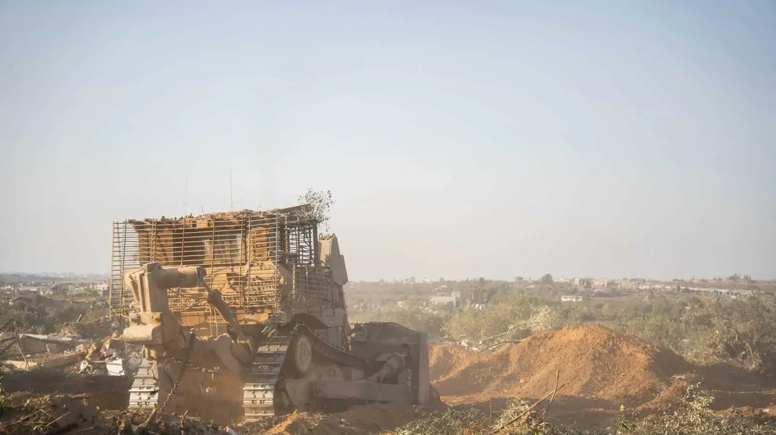 כניסת צוות הקרב של חטיבה 7 למזרח אל בוריג׳ ברצועת עזה 05 ביוני 2024 כניסת צוות הקרב של חטיבה 7 למזרח אל בוריג׳ ברצועת עזה 05 ביוני 2024