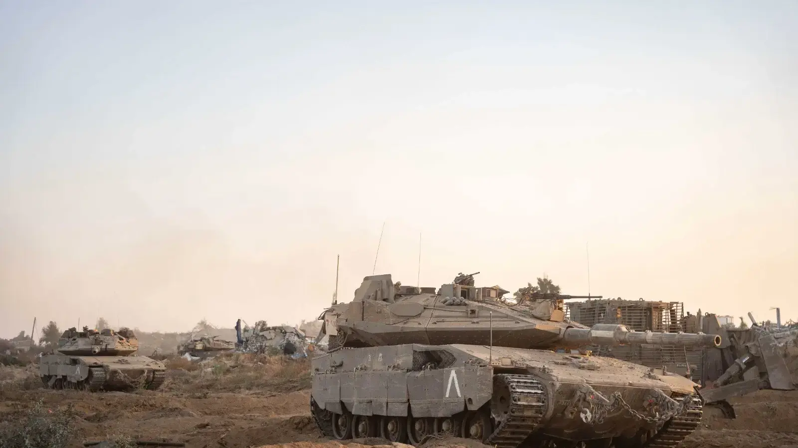 כניסת צוות הקרב של חטיבה 7 למזרח אל בוריג׳ ברצועת עזה 05 ביוני 2024 כניסת צוות הקרב של חטיבה 7 למזרח אל בוריג׳ ברצועת עזה 05 ביוני 2024