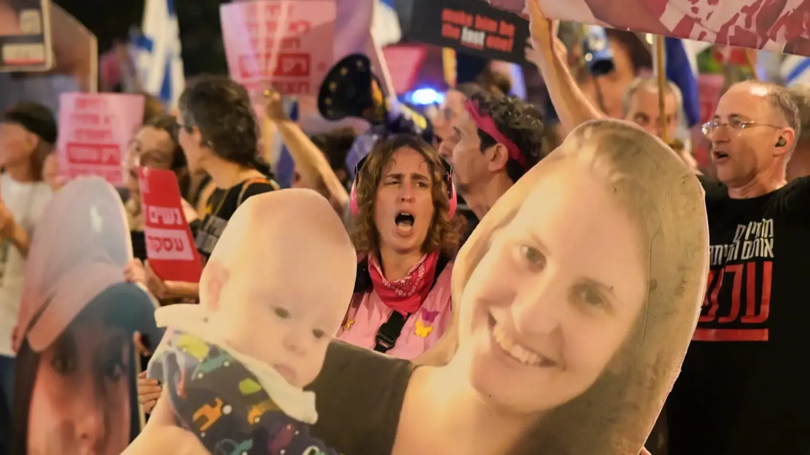 צעדת מחאת הנשים מכיכר הבימה לבסיס הקריה 05 יוני 2024 צעדת מחאת הנשים מכיכר הבימה לבסיס הקריה 05 יוני 2024
