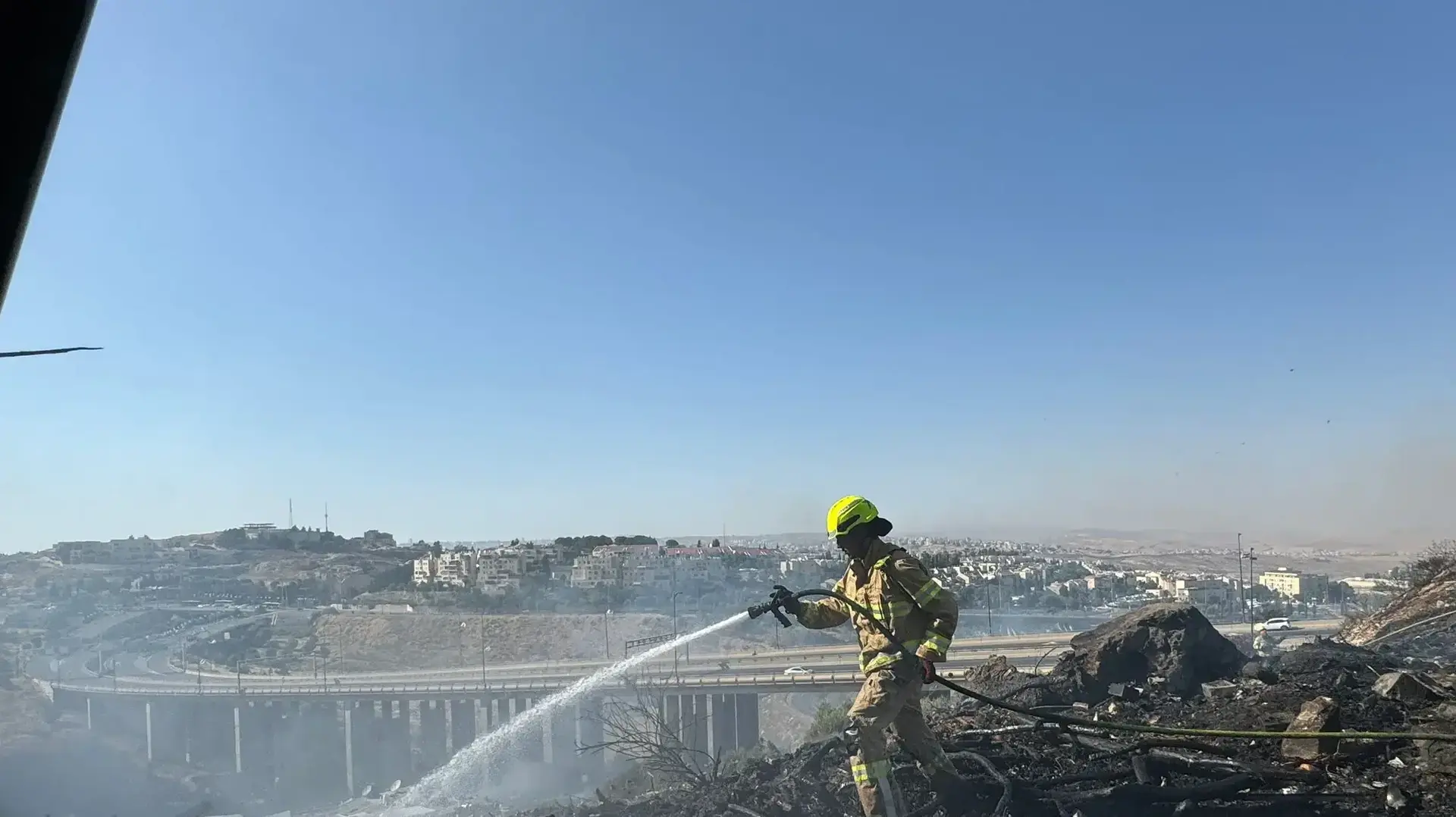 שריפה בצפון ירושלים, 7 ביוני 2024 שריפה בצפון ירושלים, 7 ביוני 2024