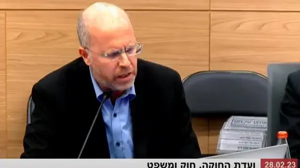 ד"ר אילן סמיש, הנואם המרכזי בהפגנה בקיסריה נעצר ע"י המשטרה - ושוחרר הבוקר לביתו ד"ר אילן סמיש, הנואם המרכזי בהפגנה בקיסריה נעצר ע"י המשטרה - ושוחרר הבוקר לביתו
