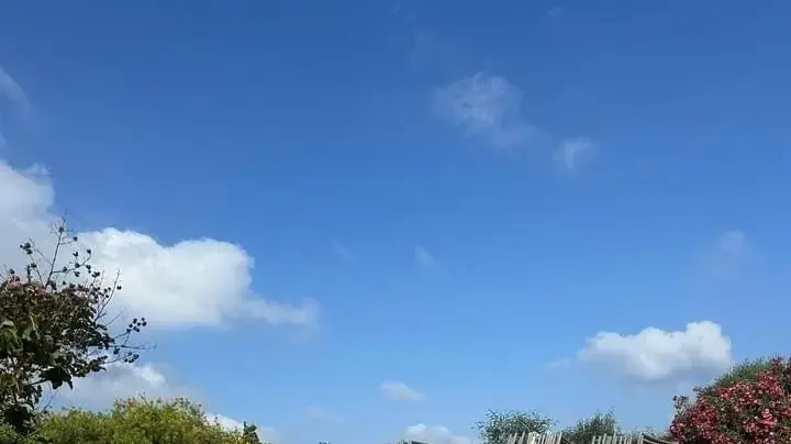 דיווחים על בנייה חריגה בקיסריה: הזוג נתניהו מקים חומות אקוסטיות סביב ביתם. 10 ביוני 2024