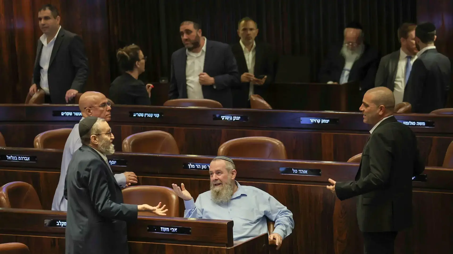 אבי מעוז במליאה לפני ההצבעה על החלת דין רציפות על חוק הגיוס, 11 ביוני 2024 אבי מעוז במליאה לפני ההצבעה על החלת דין רציפות על חוק הגיוס, 11 ביוני 2024