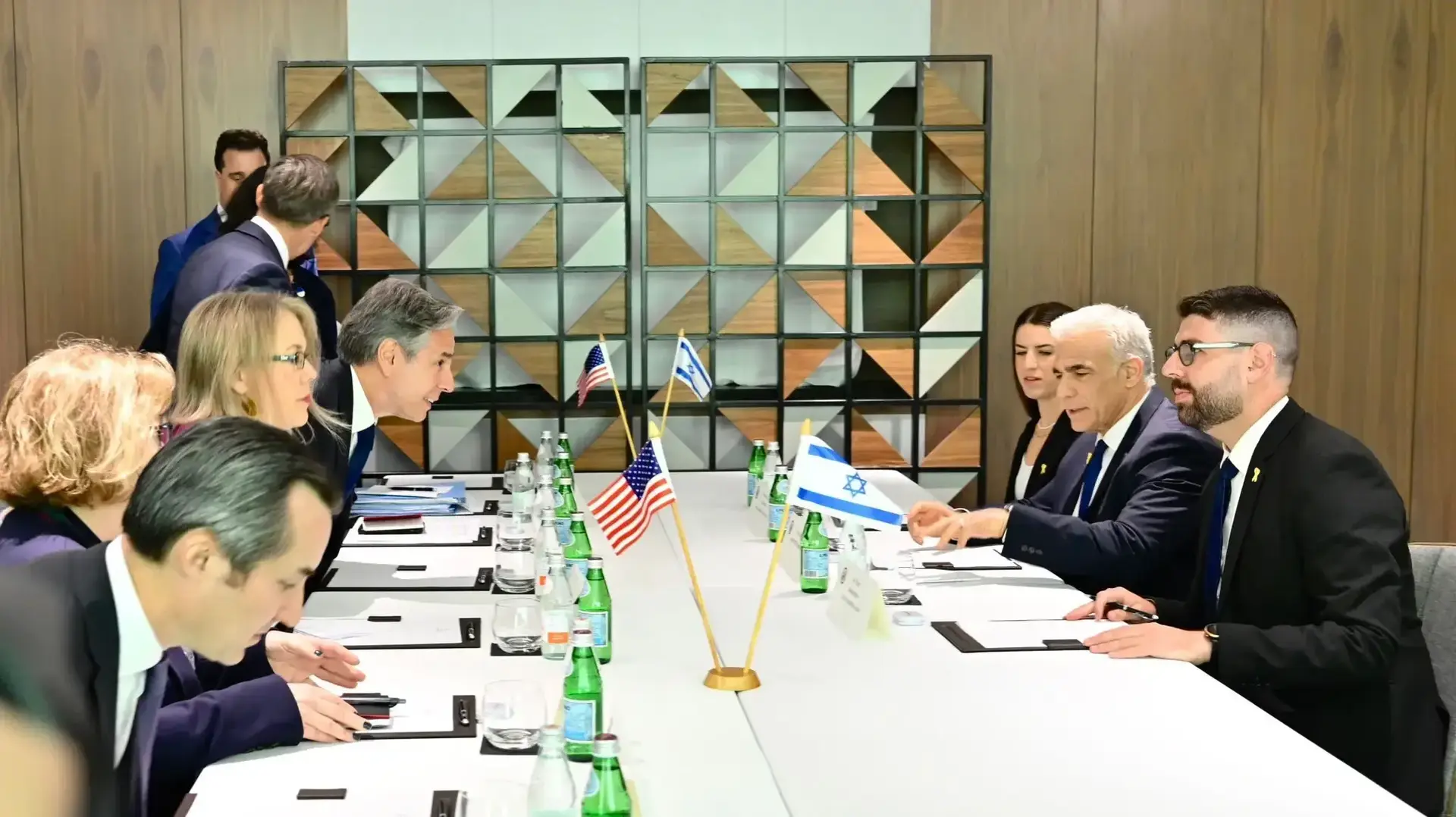 ראש האופוזיציה יאיר לפיד נפגש עם מזכיר המדינה אנתוני בלינקן, 11 ביני 2024 ראש האופוזיציה יאיר לפיד נפגש עם מזכיר המדינה אנתוני בלינקן, 11 ביני 2024